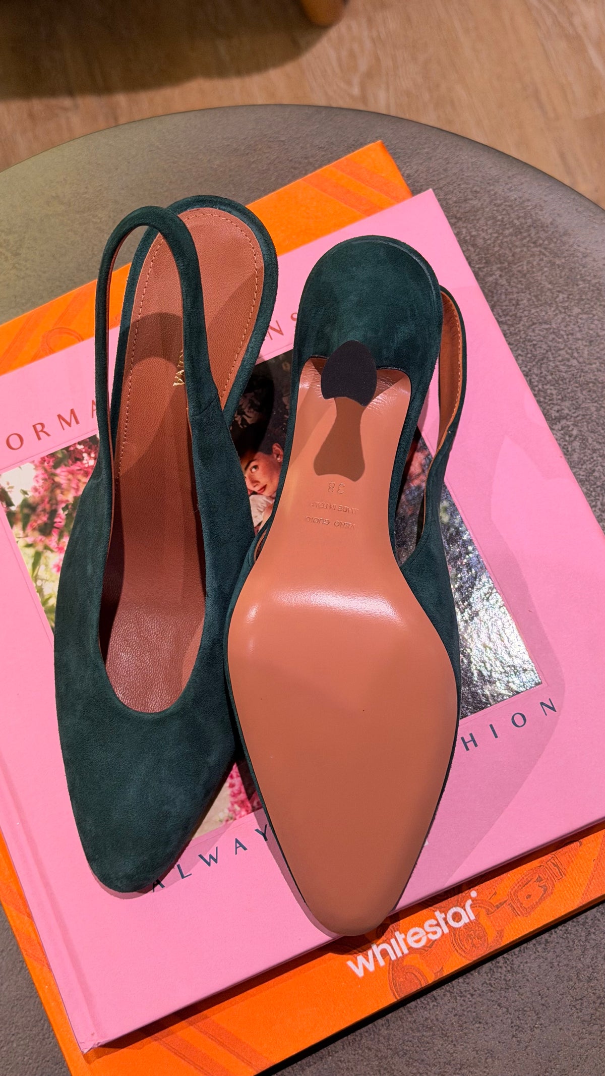 SCARPE DÉCOLLETÉ GWEN SLINGBACK IN VERNICE CAMOSCIO VERDE
