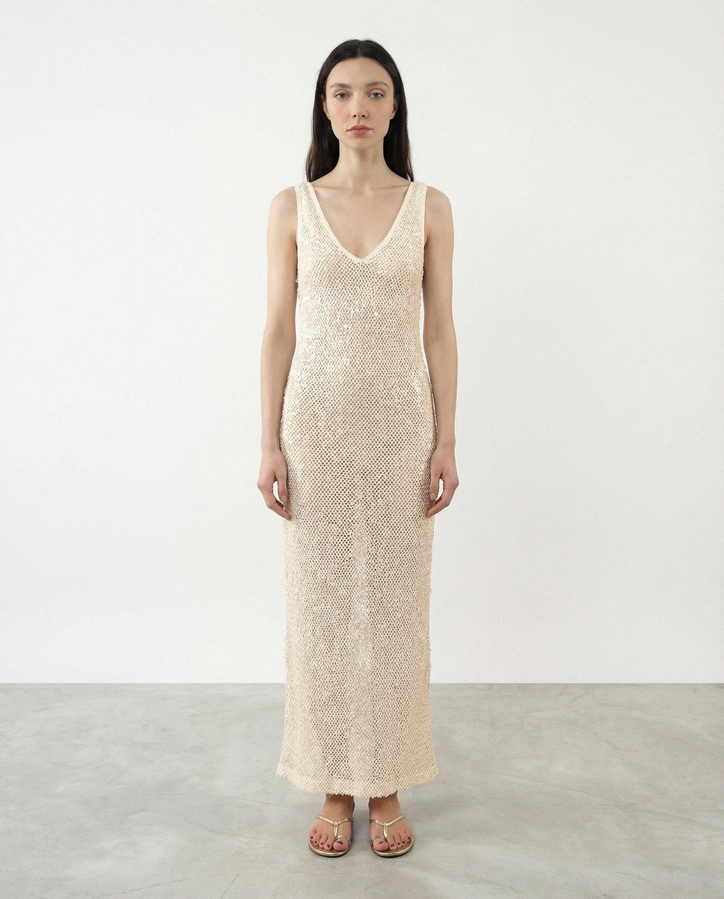 ABITO IN RETE CON PAILLETTES MATTE