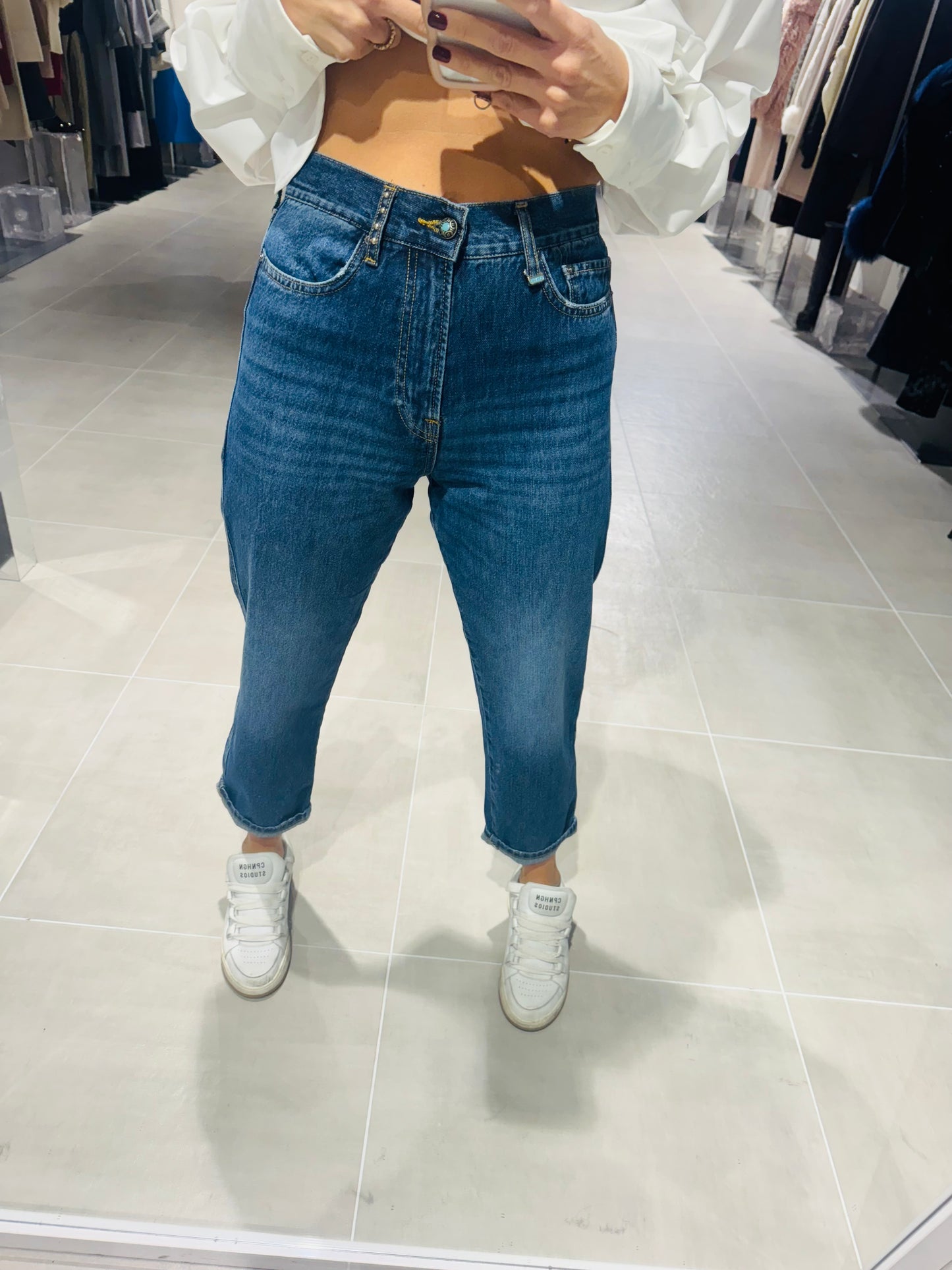 JEANS-STAFF