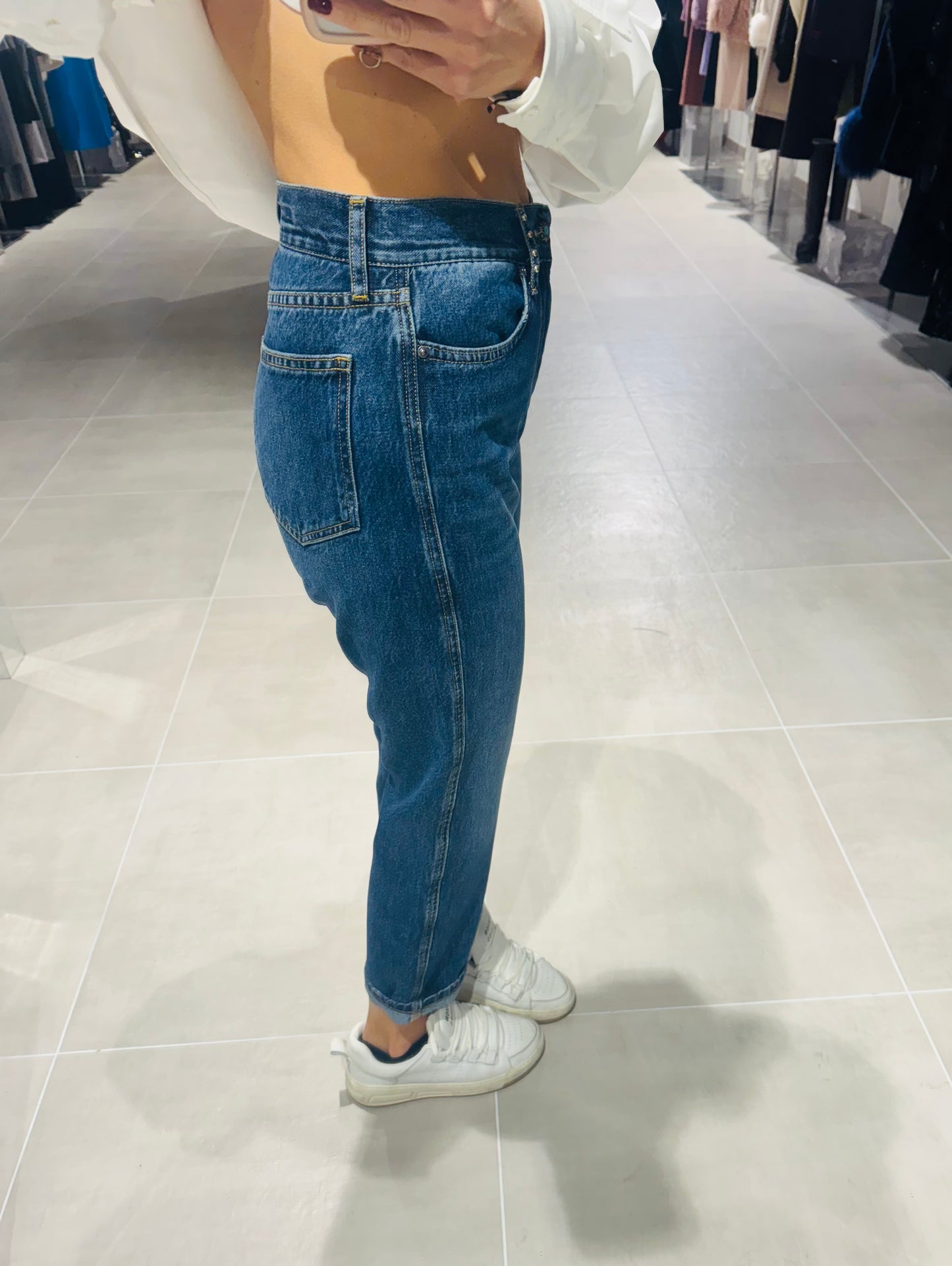 JEANS-STAFF