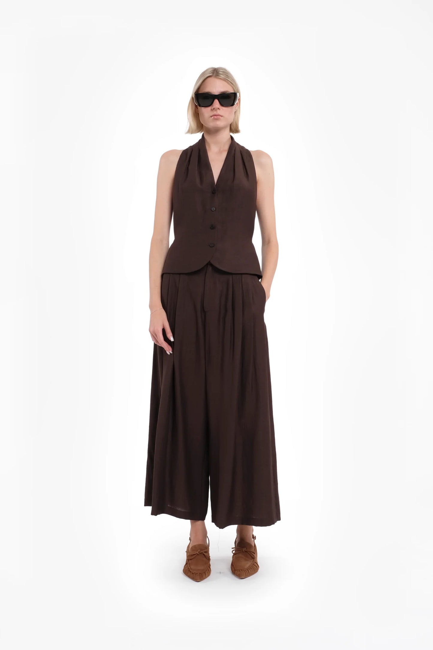 Gilet con bottoni in lino-viscosa colore marrone cioccolato
