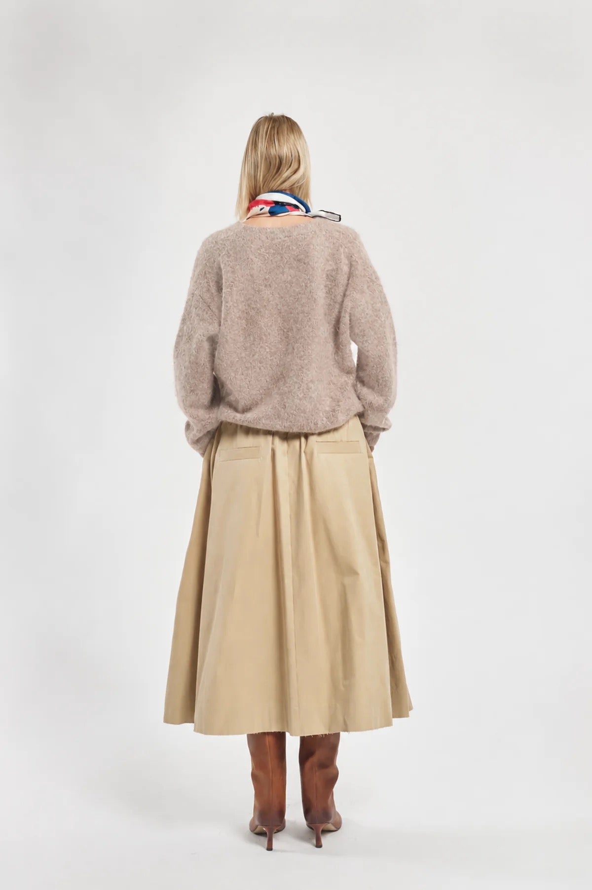 Cardigan a maniche lunghe con scollo a V in yak e lana garzati con bottoni