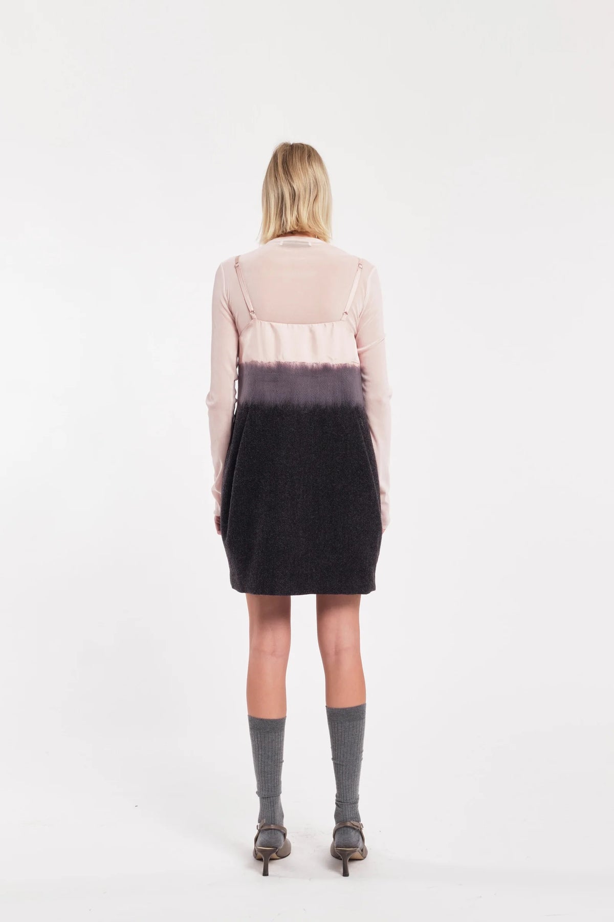 Top girocollo a maniche lunghe in tulle rosa cipria