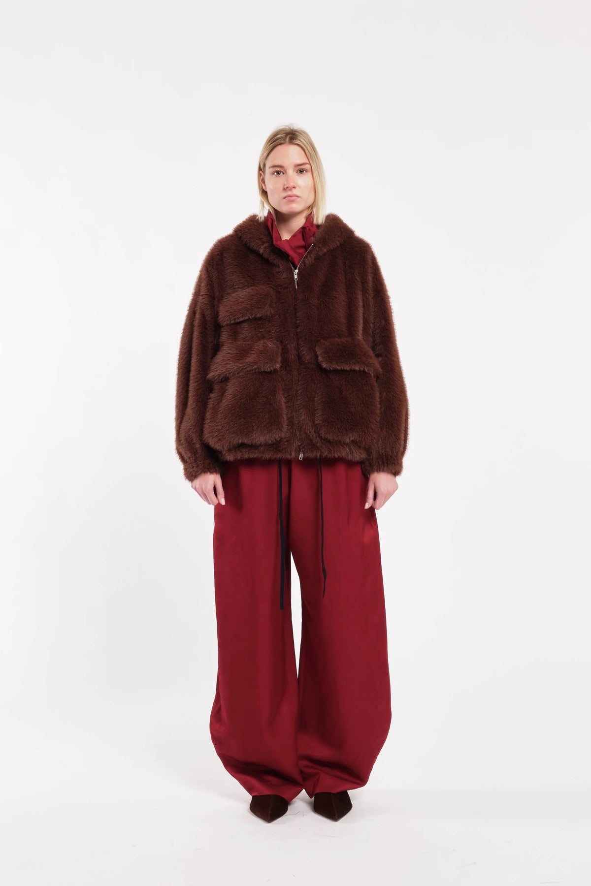 Giacca teddy marrone con zip e tasche ampie