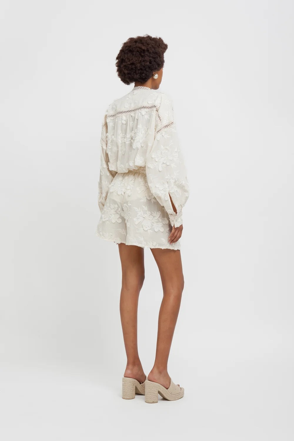 Shorts in mussola ricamata