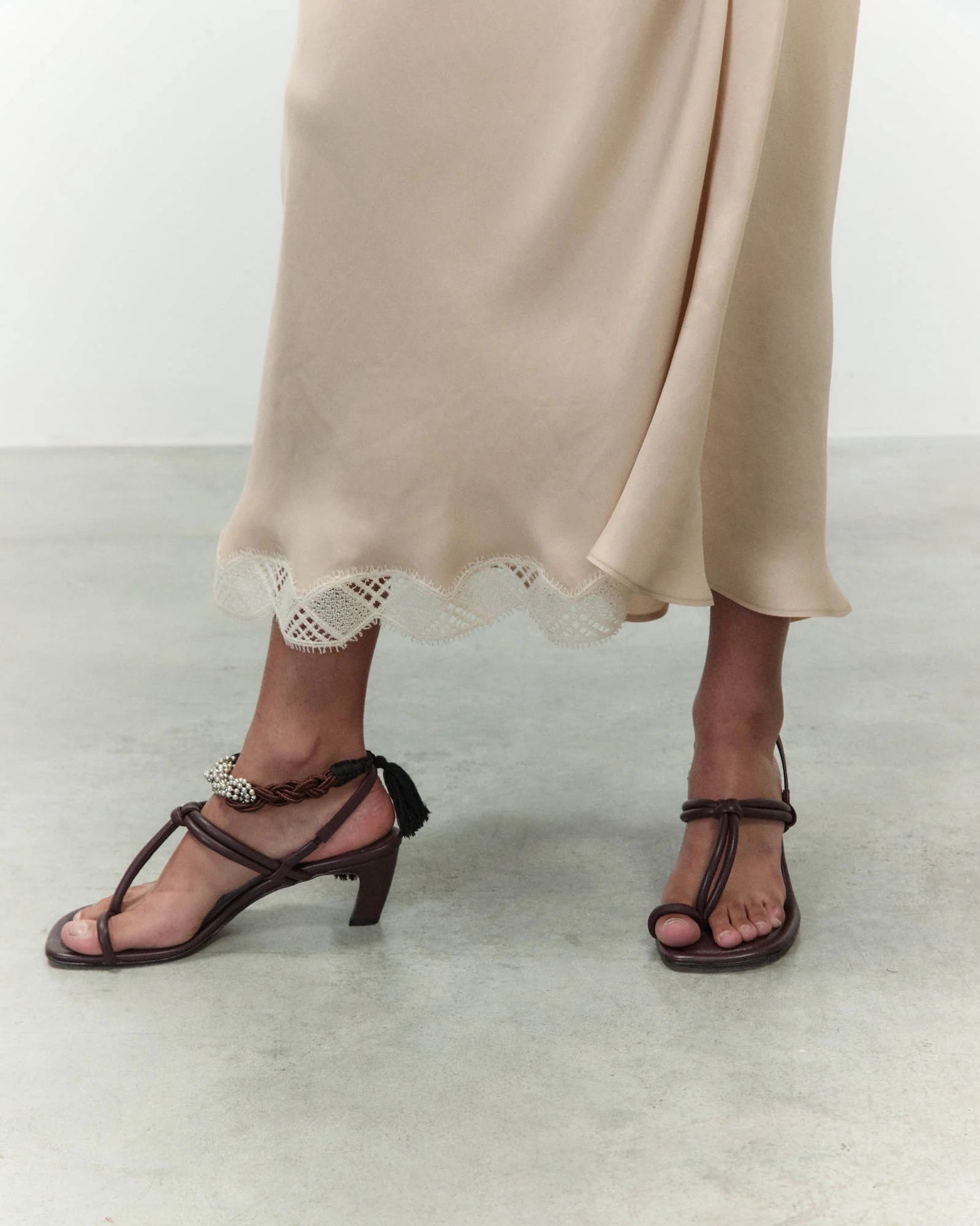 GONNA IN TWILL CON PIZZO Prezzo di listino